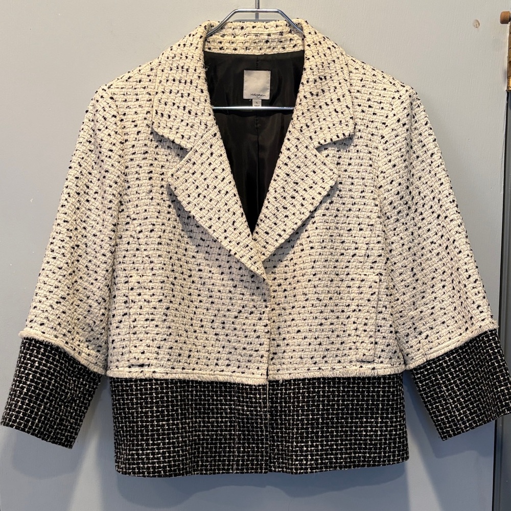 Halogen Black & Off-White Cropped Tweed Blazer